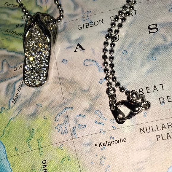 SALE - Swarovski Crystal Flip Flop Sandle Sandal Silver Tone Necklace - Picture 4 of 9